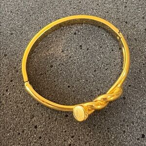 Elegant 18k  Gold plated  Twist Bracelet